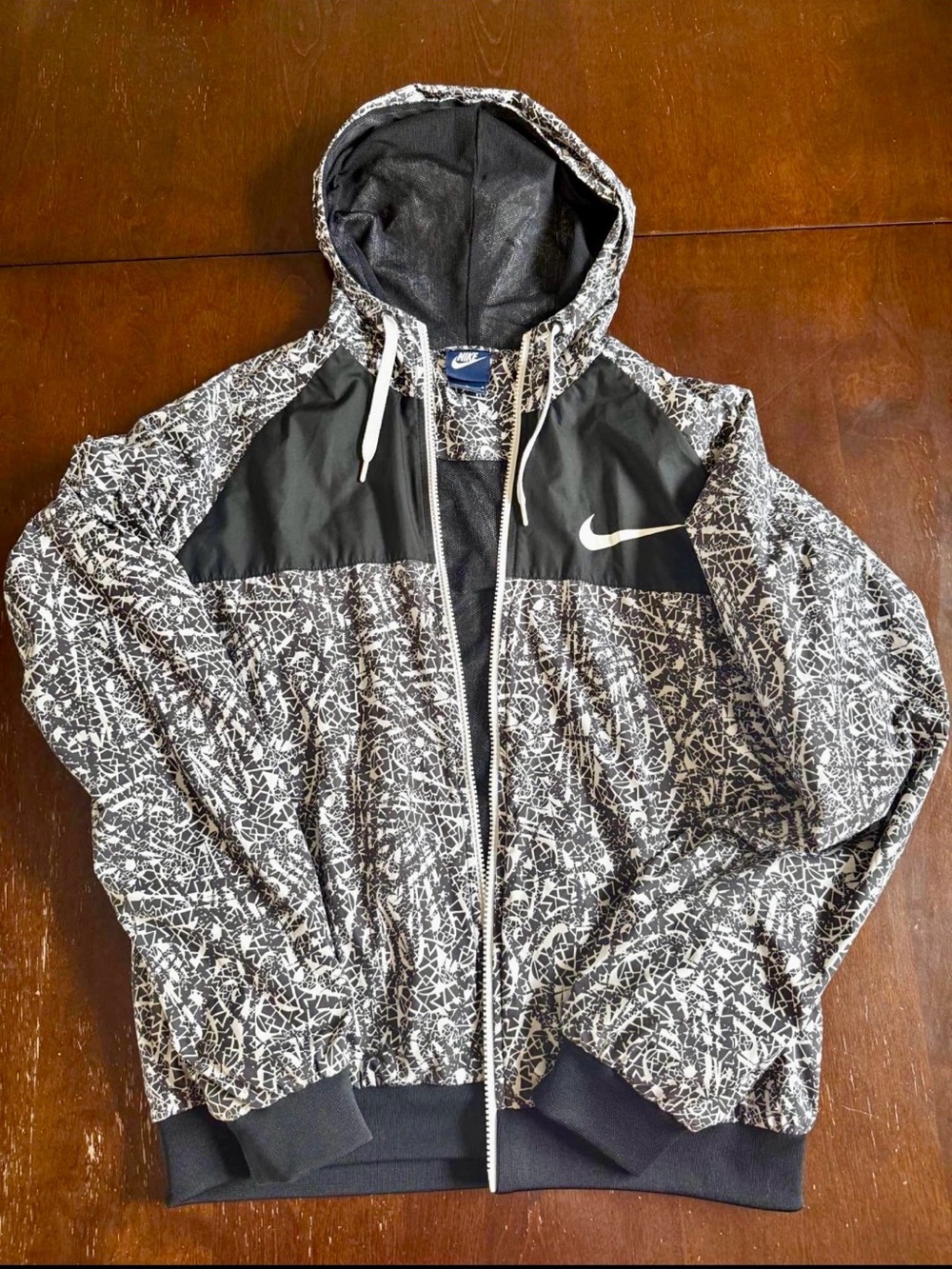 Women’s Nike Black & White Abstract Hooded Windbreaker Jacket